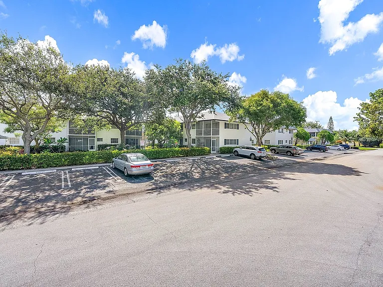 Ocean House - 360 Fiesta Ave Jupiter, FL 33469 — Photo 4