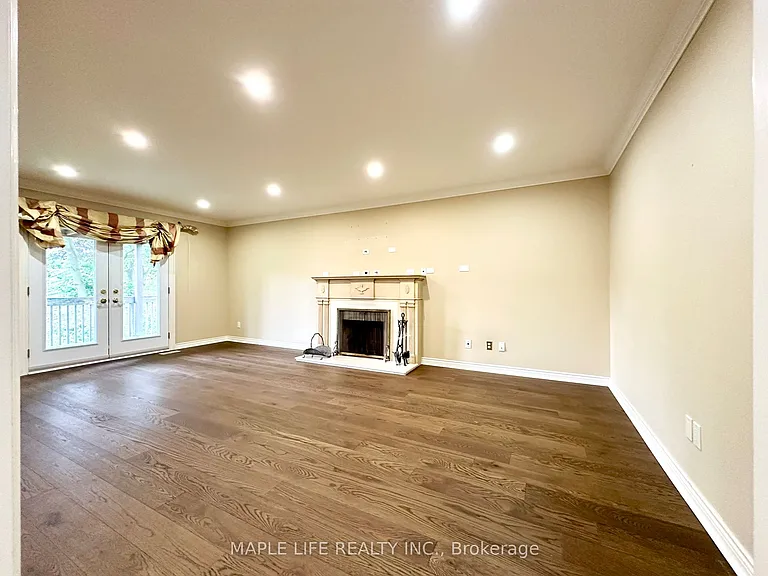 52 Prince Edward Blvd — Photo 13