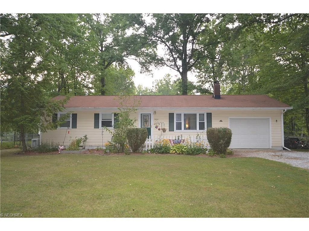 5801 Laskey Rd photo 1