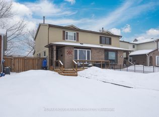 158 Castlebar Cres, Oshawa, ON L1J 7B4