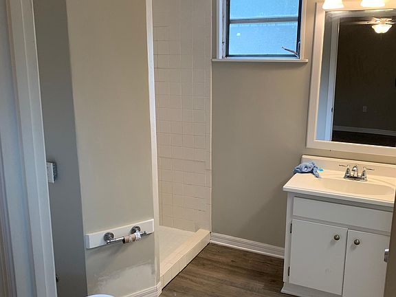 5th image of 2908 52nd Avenue Dr W