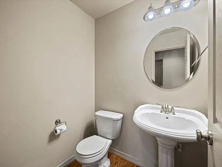 416 Rose St — Photo 6