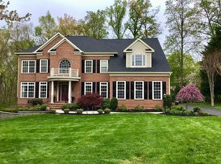 1006 Young Ave, Herndon, VA 20170