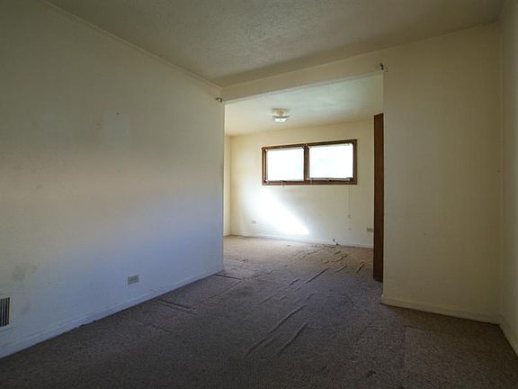 5th image of 1726 Seymour Ave