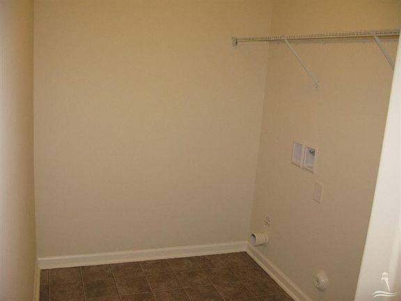 5th image of 1006 Lake Jones Dr