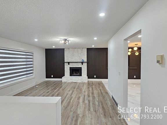 4th image of 6085 Glenmore Dr #A