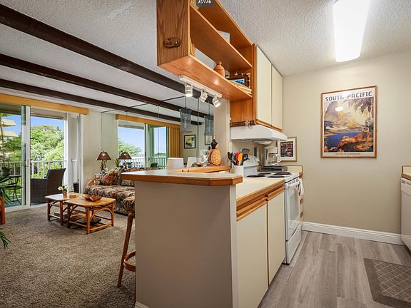 4th image of 75-5870 Kahakai Rd APT 211