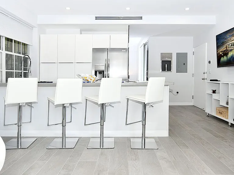 1127 Euclid Ave #103 — Photo 1