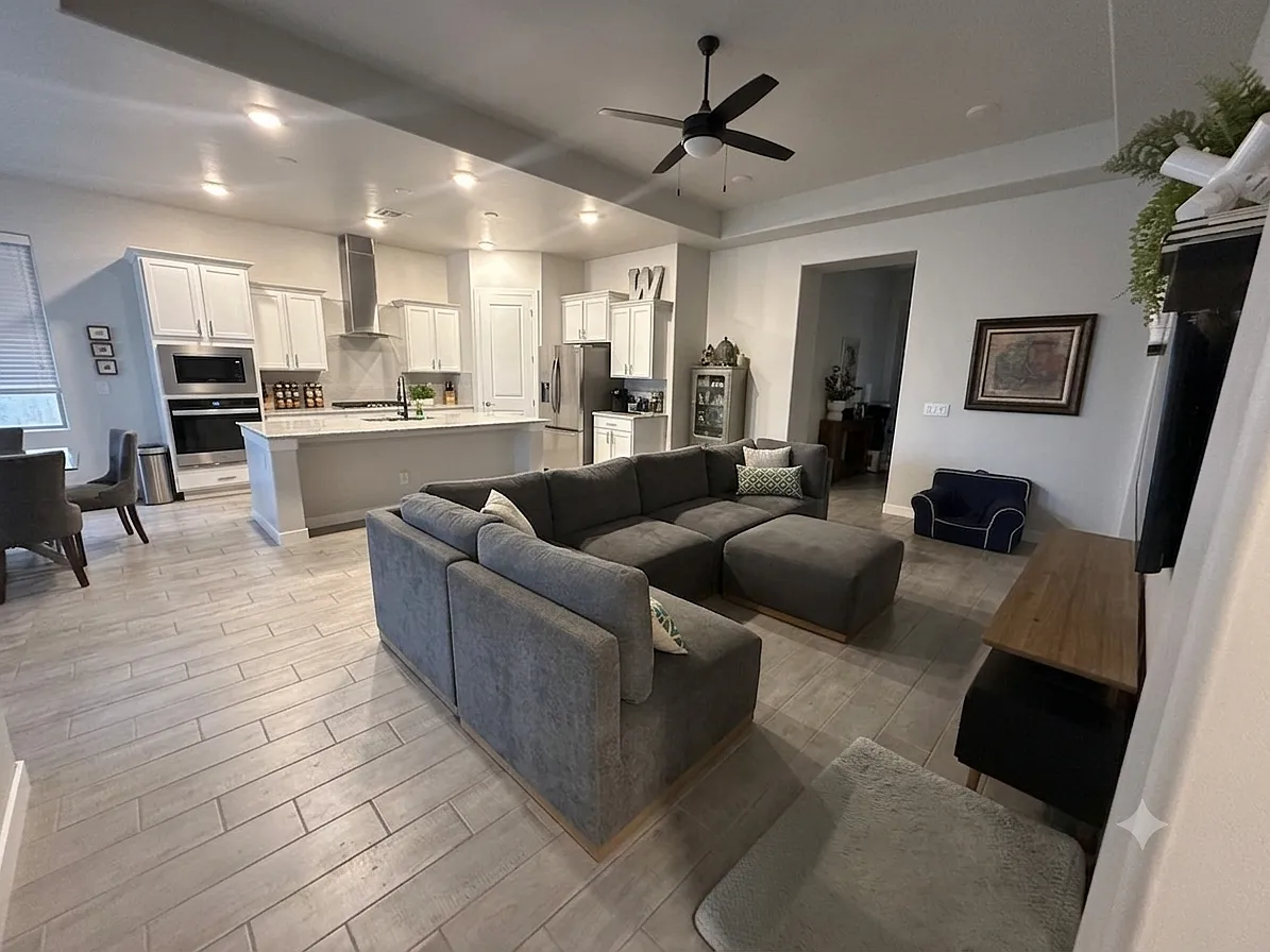 4 bed, 2127 sqft, $2,500 — Photo 4