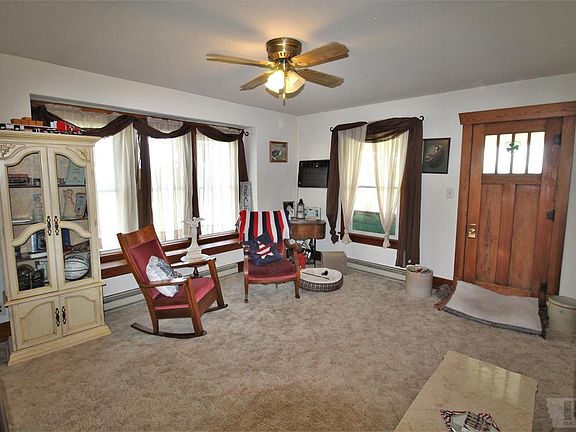 4th image of 1842 J Ave