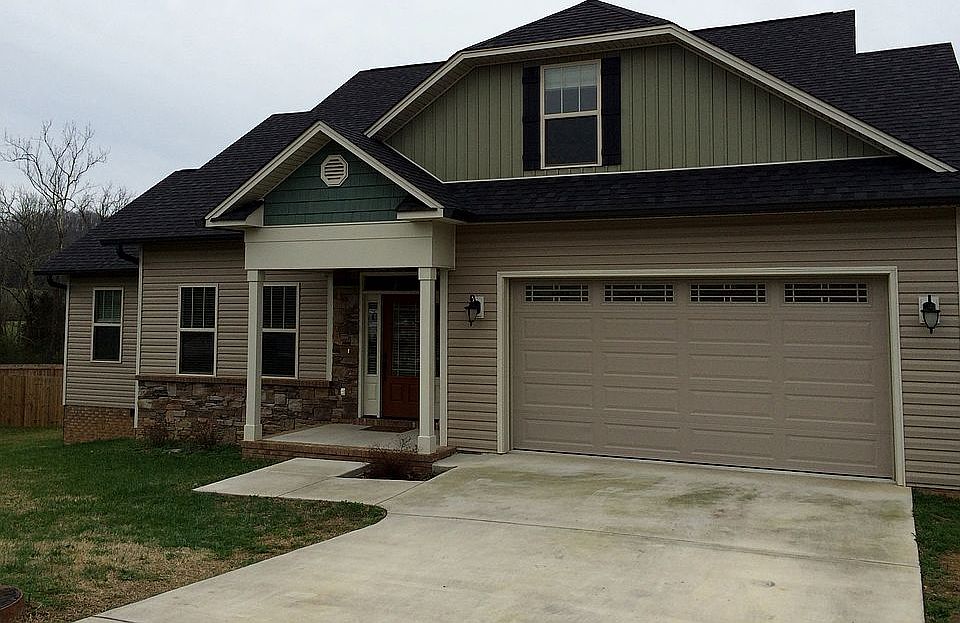 1st image of 419 Thoroughbred Dr NW