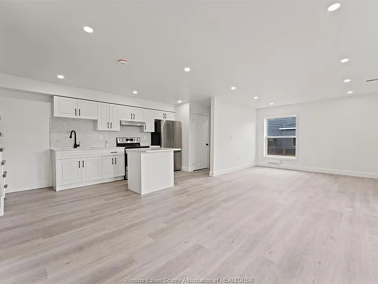 702 Pierre Ave #1 — Photo 3