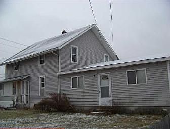 2nd image of 952 E Wilson St