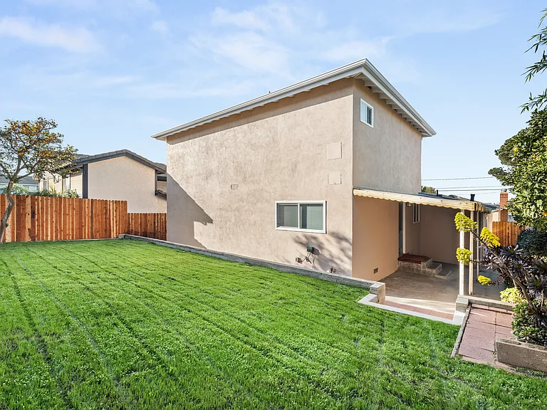 1814 Spreckels Ln — Photo 13