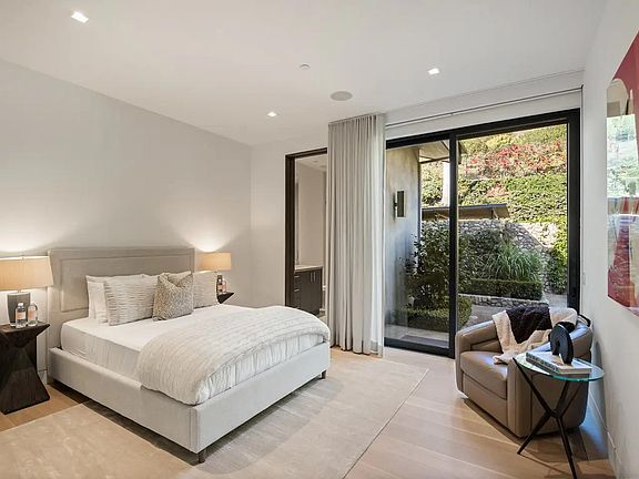 Discover the allure of 9 bedrooms at ZeroOne, providing ample space for comfort and privacy during your stay.