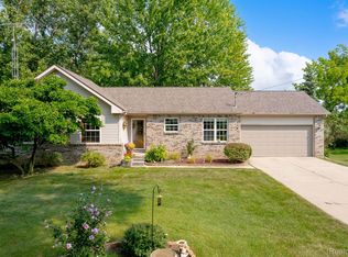 14031 Torrey Rd, Fenton, MI 48430