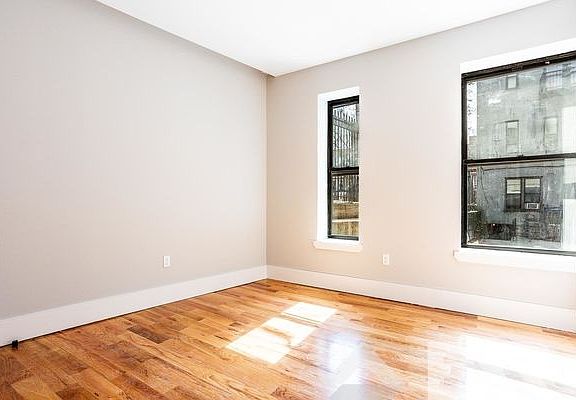 3rd image of 246 Sullivan Pl #B7