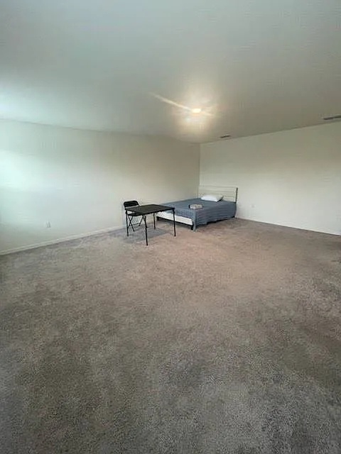 5 bed, 2274 sqft, $600 — Photo 3