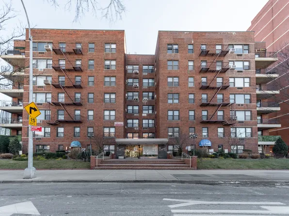 3101 Ocean Parkway image 1 of 11