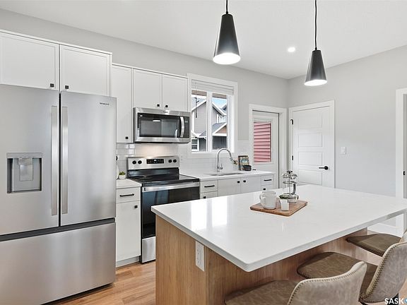 5th image of 3220 11th Street W #121