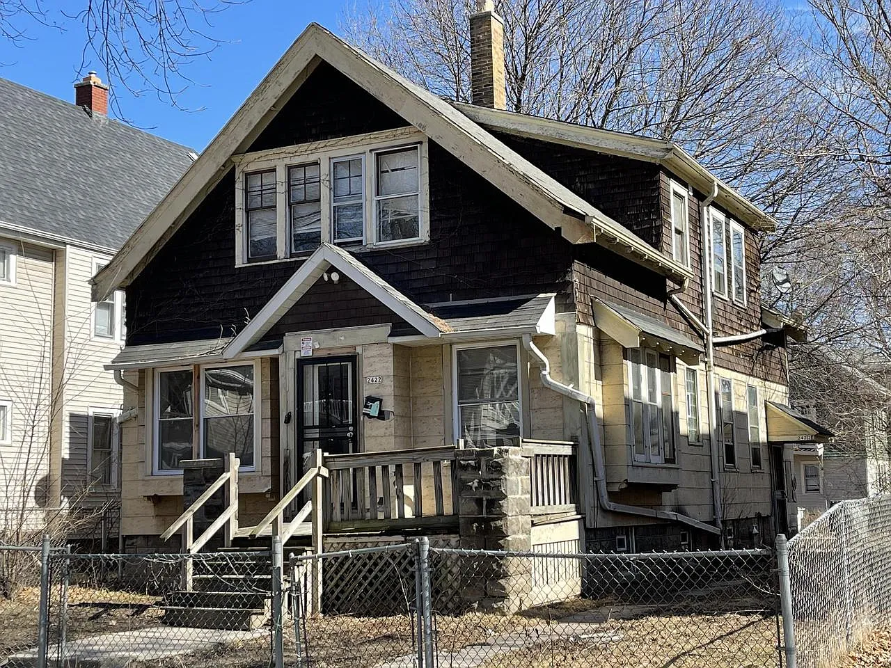 2422 North 45th STREET photo 1