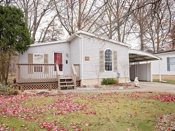 98 Caesars Cir, Amherst, OH 44001
