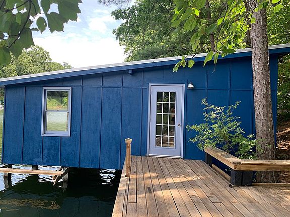 Boathouse 