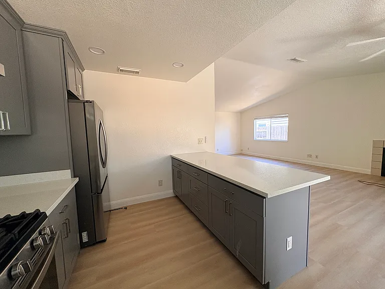 7757 Southbreeze Dr — Photo 7