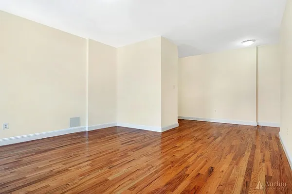 Rented by Anchor Associates | media 8