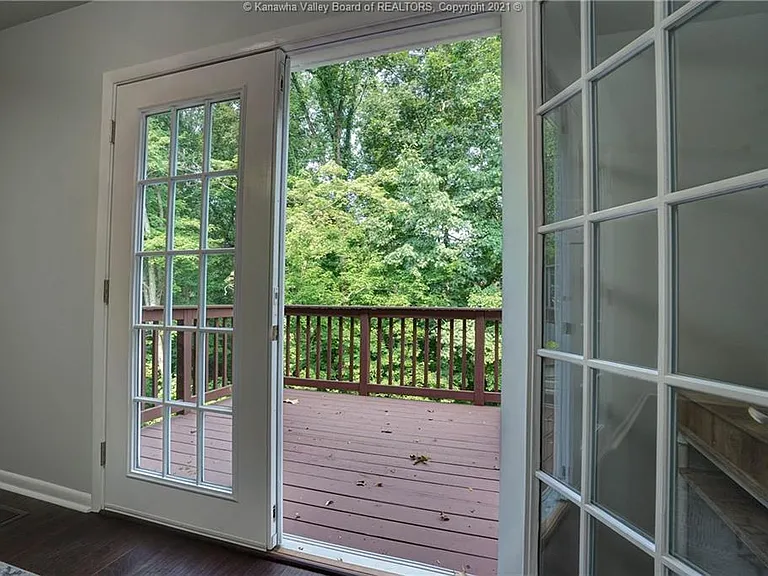 225 Walker Dr — Photo 3