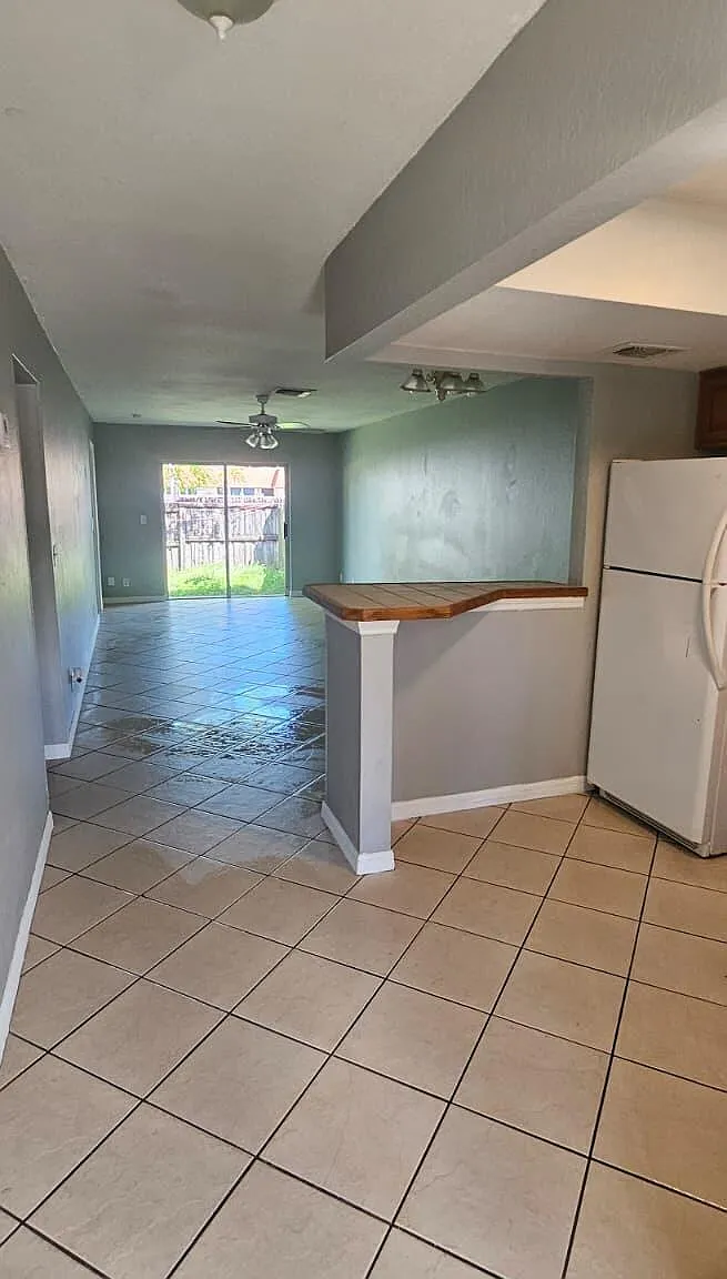 2 bed, 2.0 bath, 1022 sqft, $1,900 — Photo 2