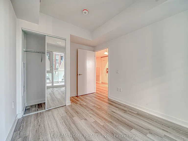 230 Simcoe St #1921 — Photo 17
