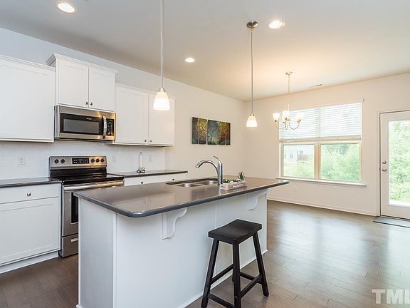 3rd image of 305 Snughill Ct