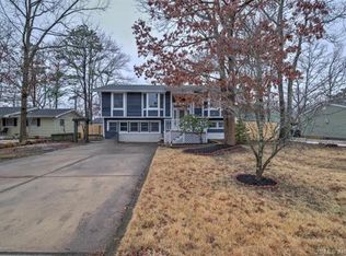 98 Flipper Ave, Manahawkin, NJ 08050