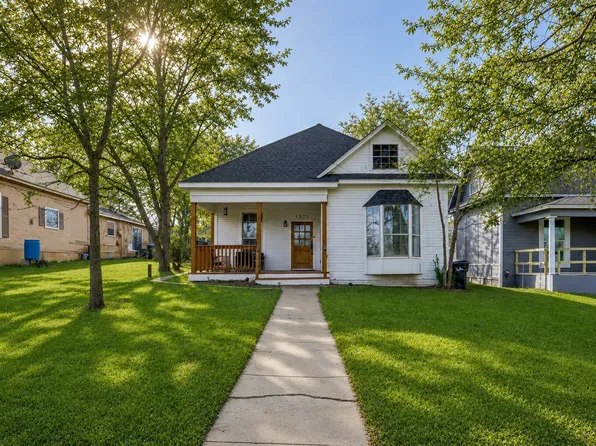 1322 W Sears St, Denison, TX 75020