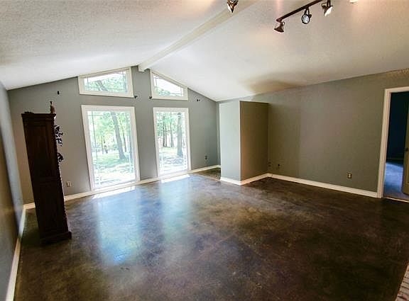 3rd image of 418 Ensign Ln