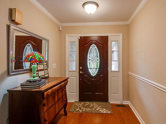 4th image of 1567 Birchwood Cir