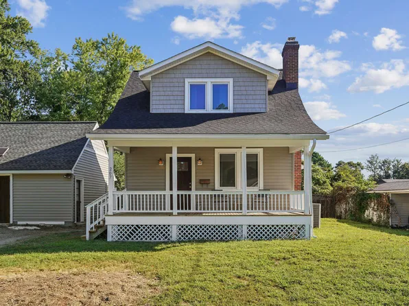 207 Hillcrest Dr, Fredericksburg, VA 22401