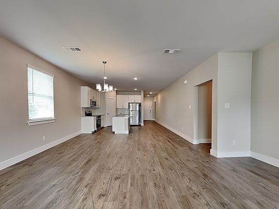 5th image of 3421 New York Ave