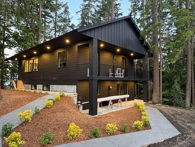 3 bed, 2400 sqft, $4,000 — Photo 1