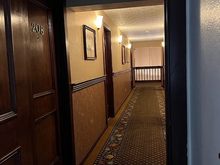 125 W 10th St #208 — Photo 5