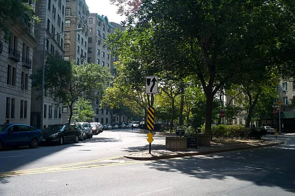 Sold by Level Group | media 23