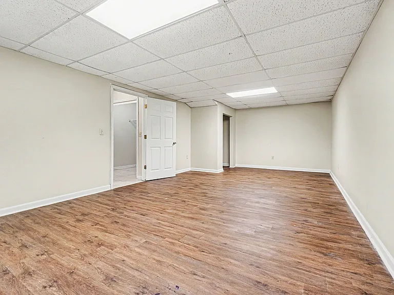 181 N Springs Dr — Photo 13