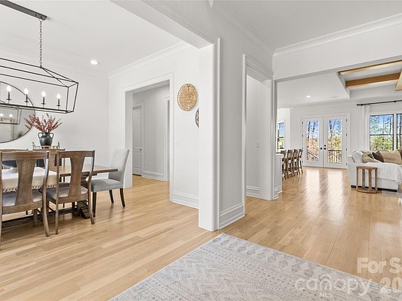 3rd image of 7056 Ridgeview Ln