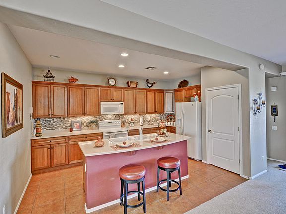 3rd image of 13420 W Micheltorena Dr