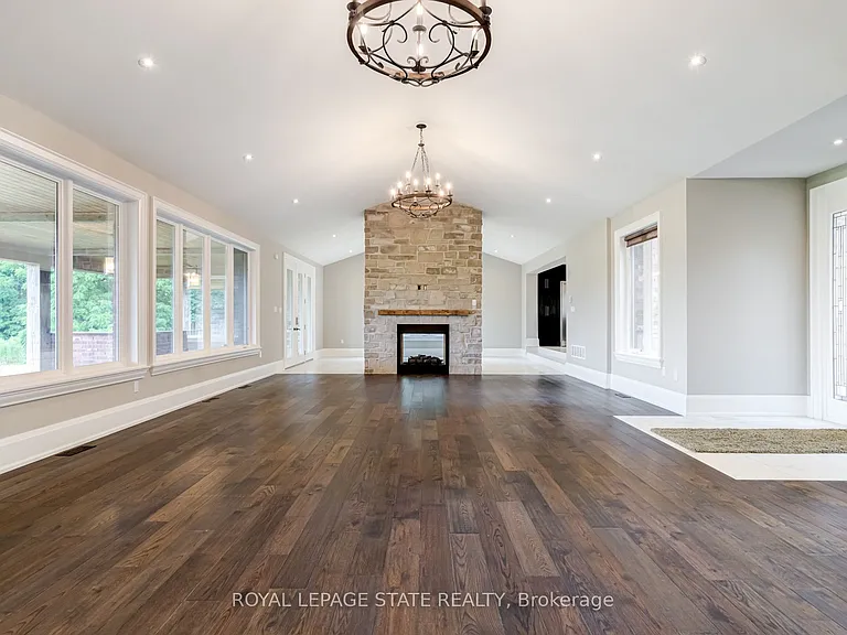 931 Southcote Rd — Photo 13