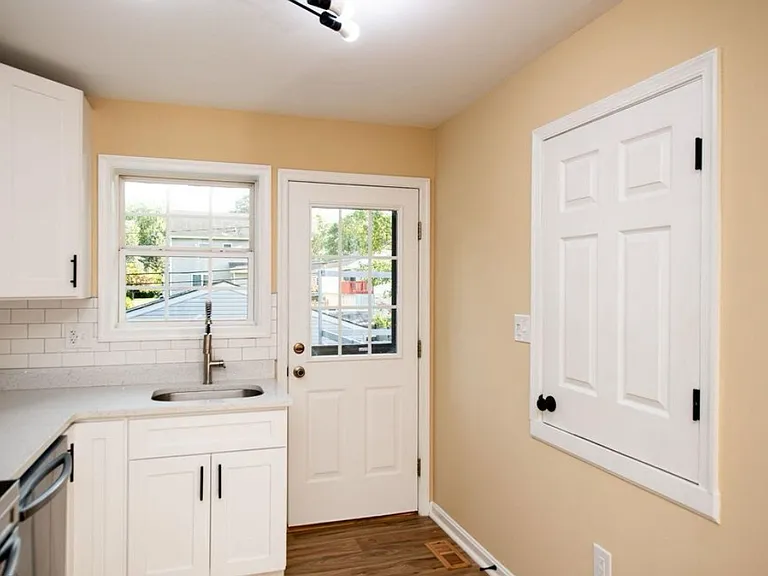 31 Belfast Rd — Photo 4