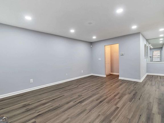 2nd image of 1502 Huntingdon Chase