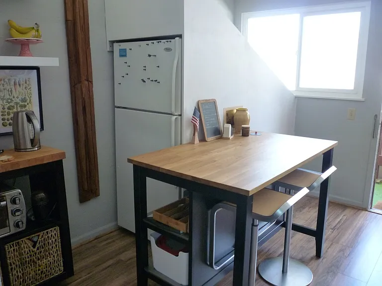 210 Locust St — Photo 3