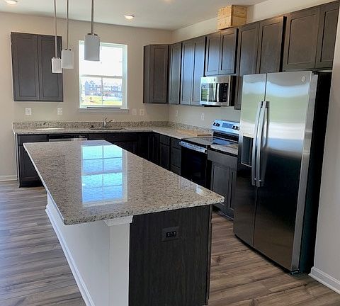 2nd image of 425 Seeback Dr